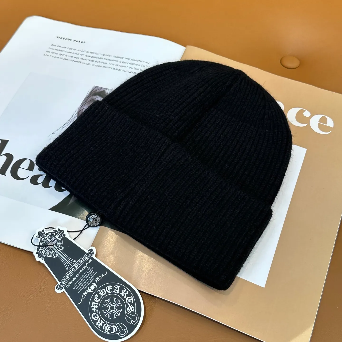 P50 🤍Chrome hearts new autumn and winter embroidered cross knitted hat🧶 One of the must-have hats in autumn and winter~ It really looks good on whoever wears it~, it is also a perfect match in black and white and gray in autumn~